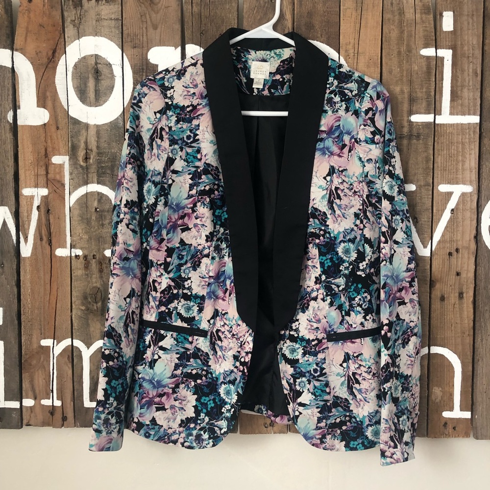 LC Lauren Conrad Floral Tuxedo Blazer